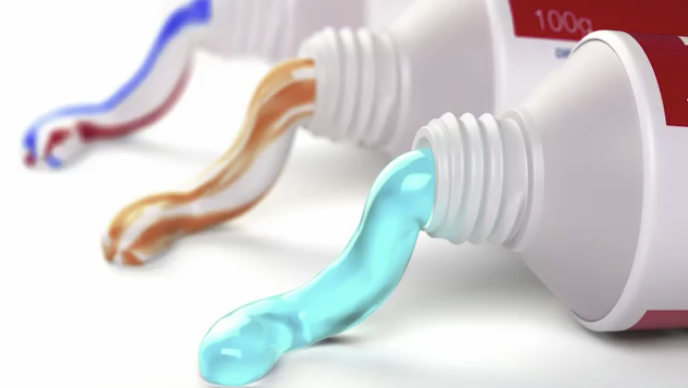 5 Factors to Consider When Choosing a Toothpaste