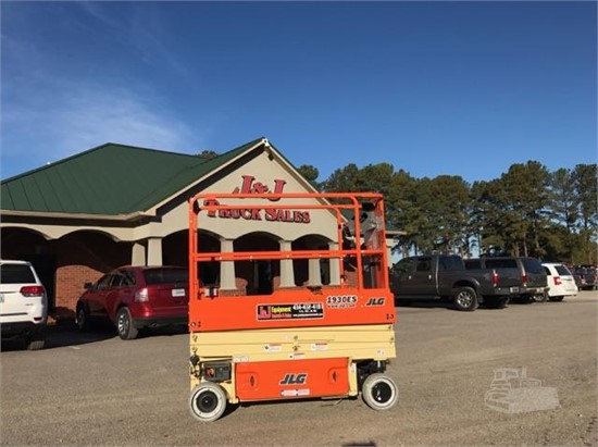 2017 JLG 1930ES
