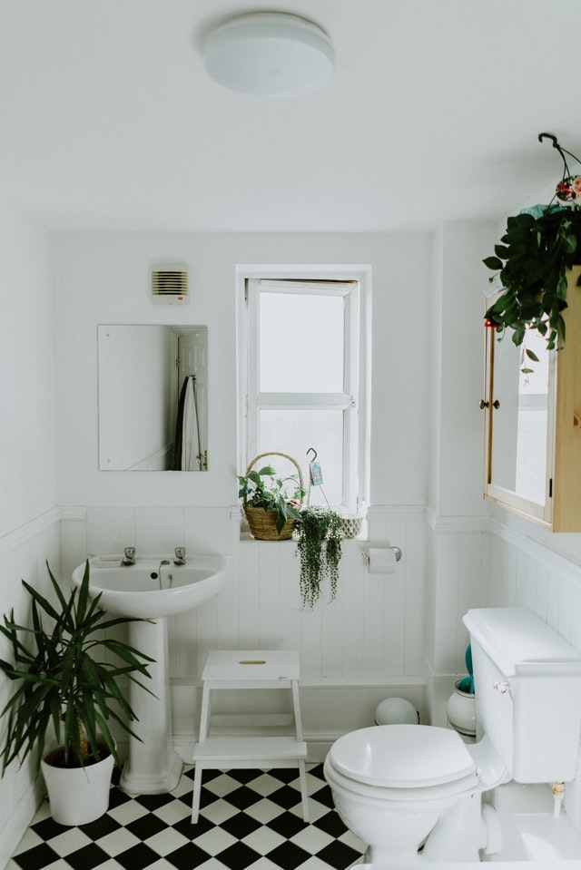 Four Small Bathroom Projects You Can Do Right Now