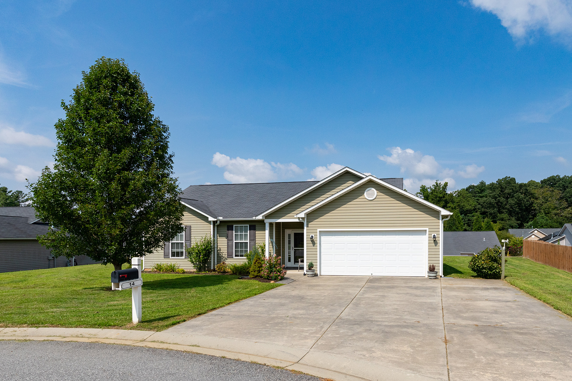 Why You Should Trust a Professional to Seal Your Driveway