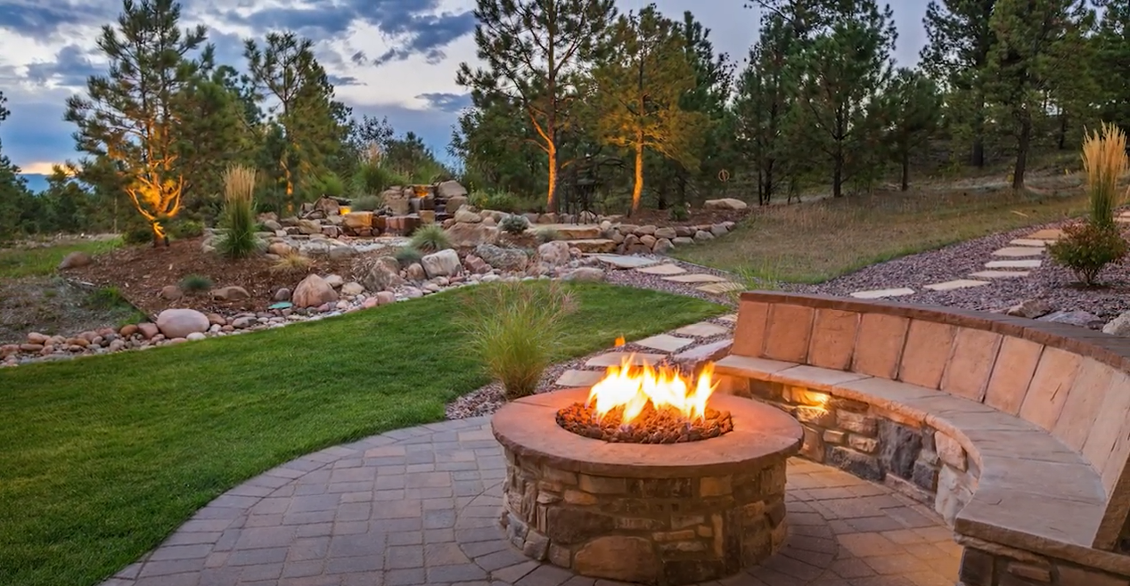 Top Notch Landscaping Transforming Lawns into Luxurious Retreats