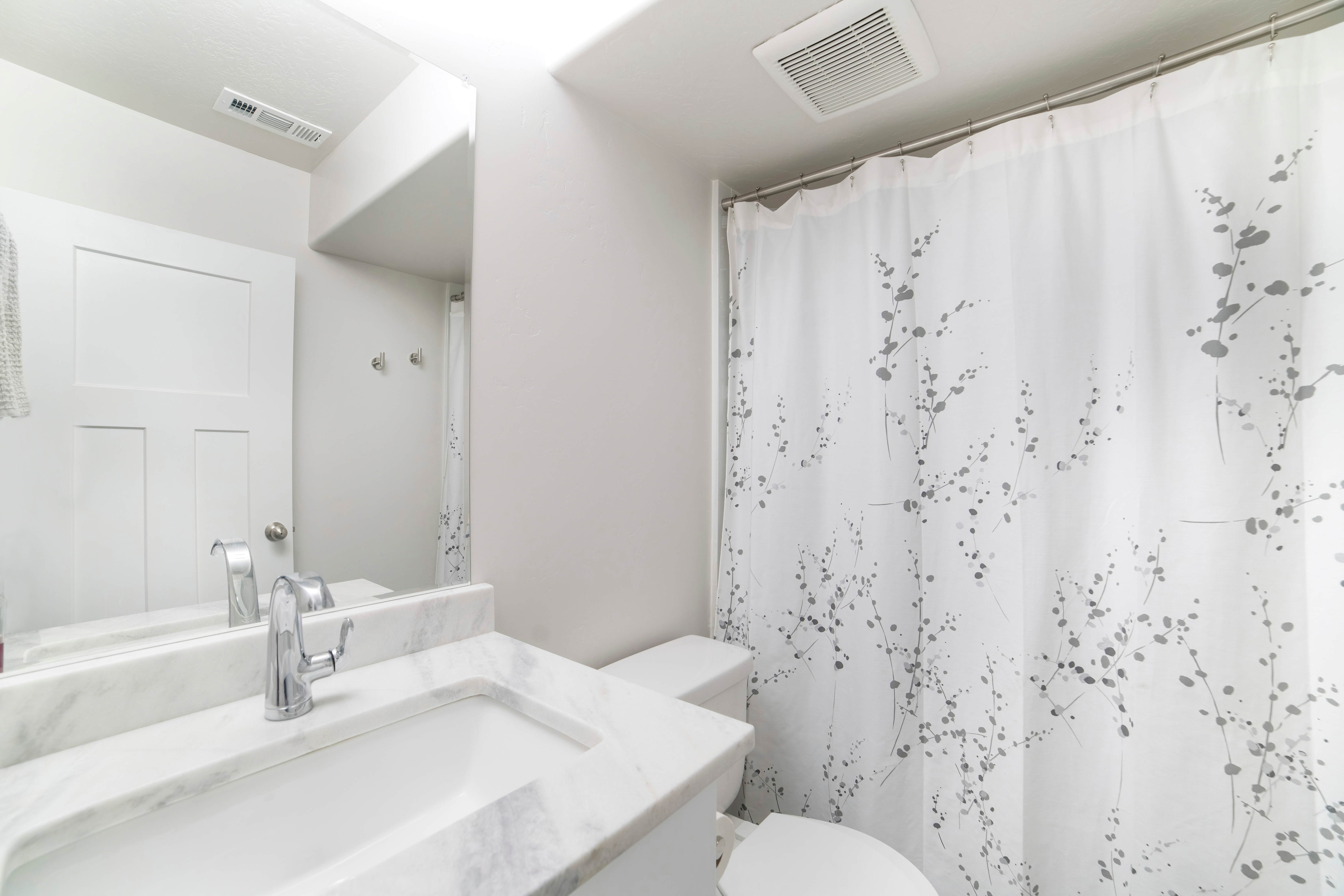 Why You Should Be Running Your Bathroom Fan During The Summer And Winter